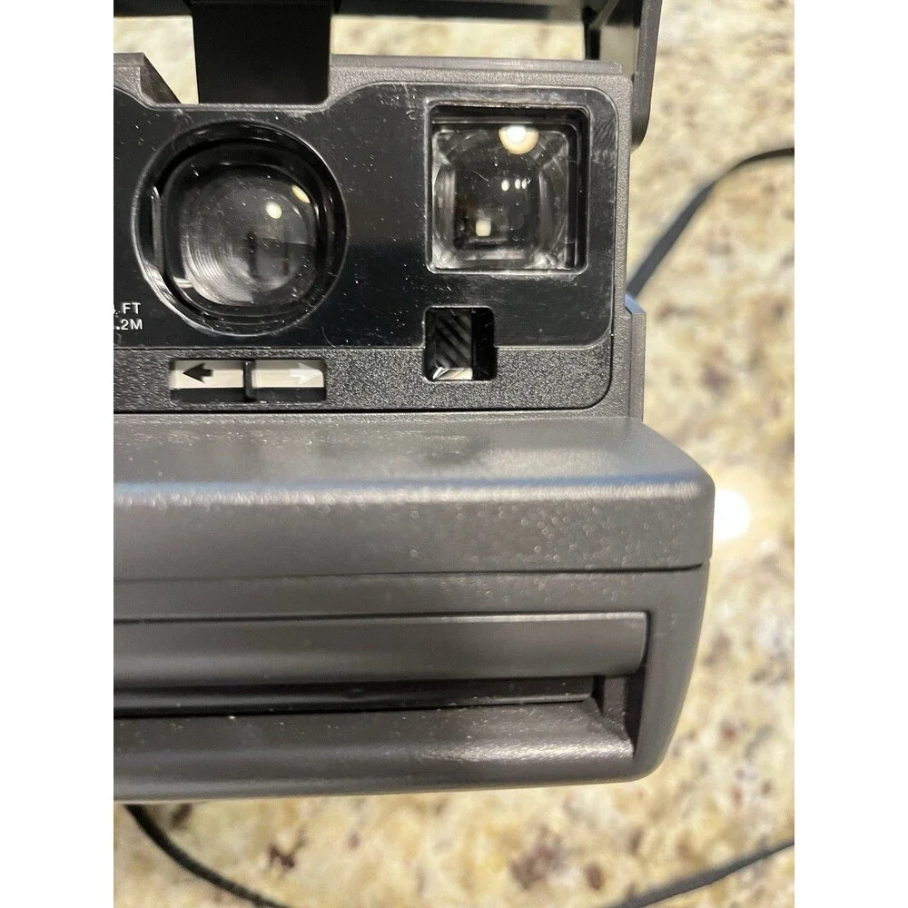 Polaroid One Step Close Up 600 Film Instant Camera With Film Untested RARE